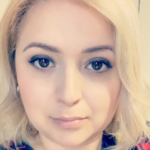 Meet your Posher, Jessica - Picture 2 of 2